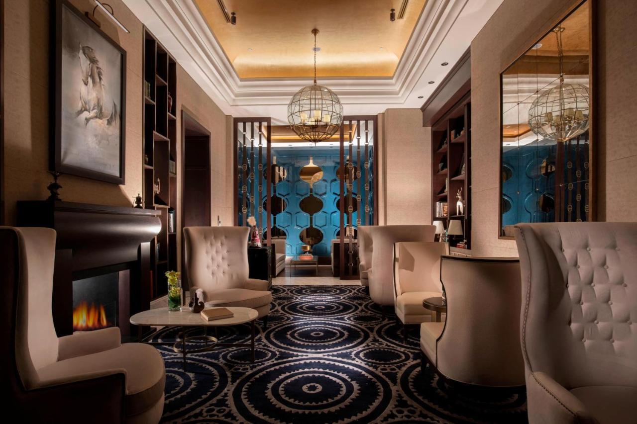 The St. Regis Astana Hotel Luaran gambar The Library