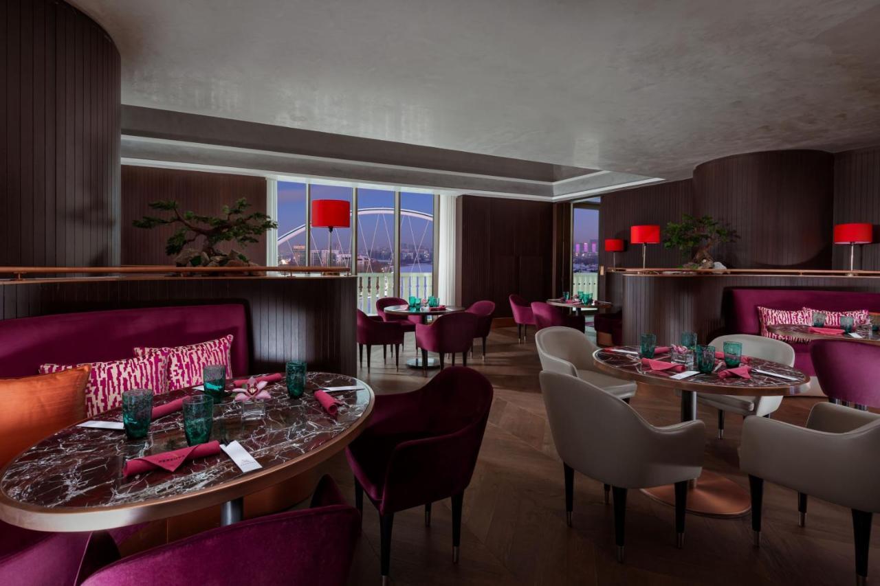 The St. Regis Astana Hotel Luaran gambar The interior of the restaurant
