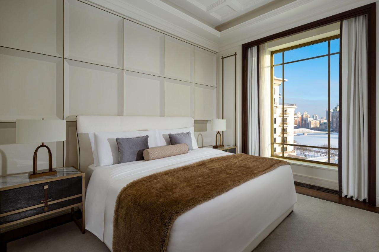 The St. Regis Astana Hotel Luaran gambar A bedroom at the Four Seasons Hotel