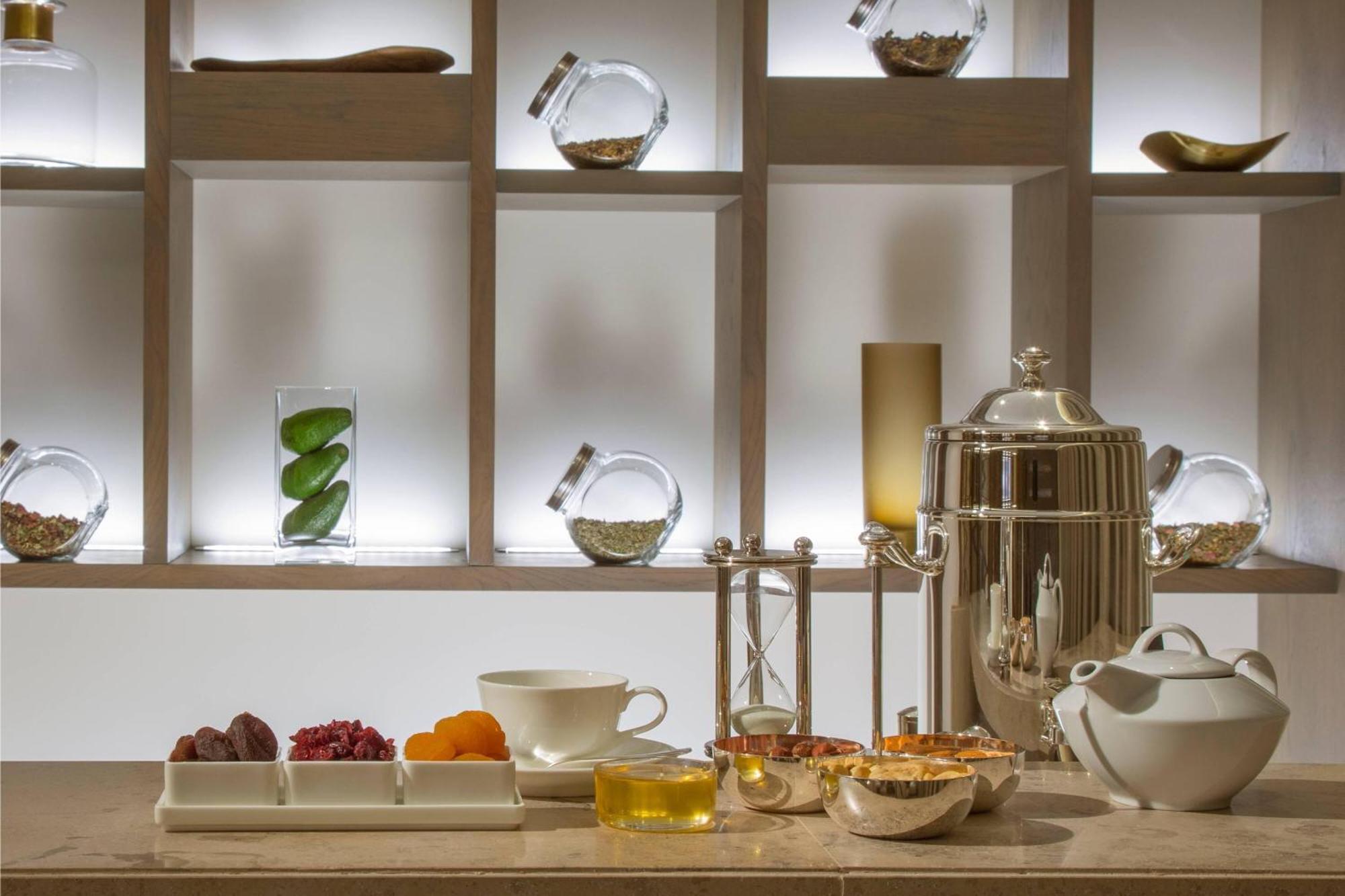 The St. Regis Astana Hotel Luaran gambar Tea at the Mandarin Oriental, Munich