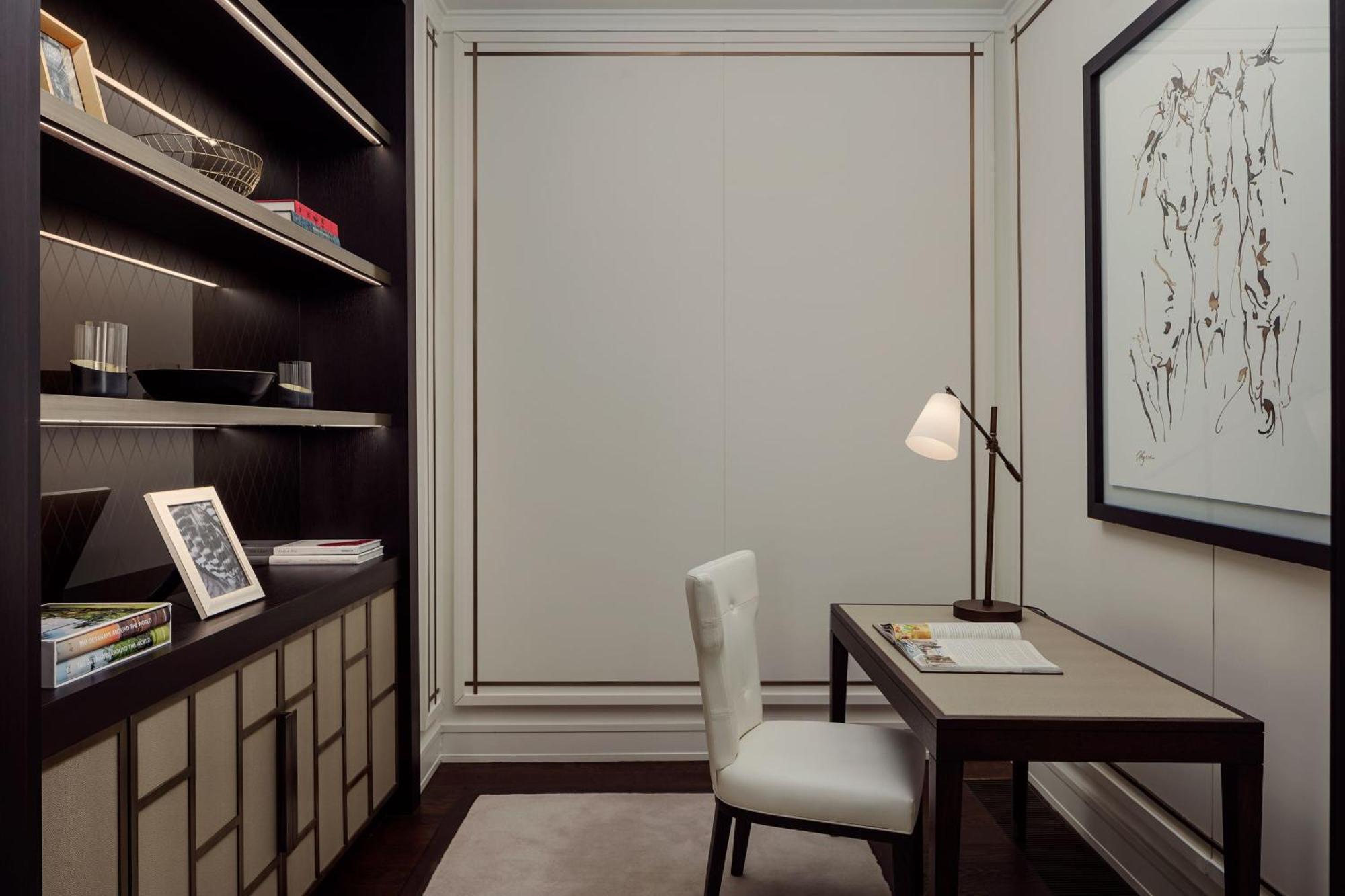 The St. Regis Astana Hotel Luaran gambar A roller blind