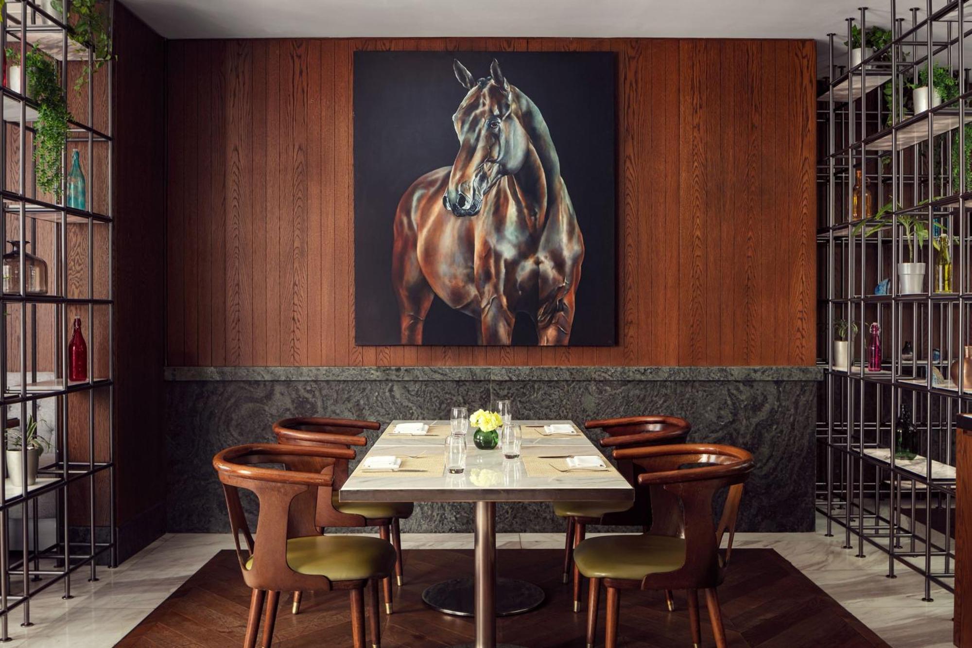 The St. Regis Astana Hotel Luaran gambar The interior of the restaurant