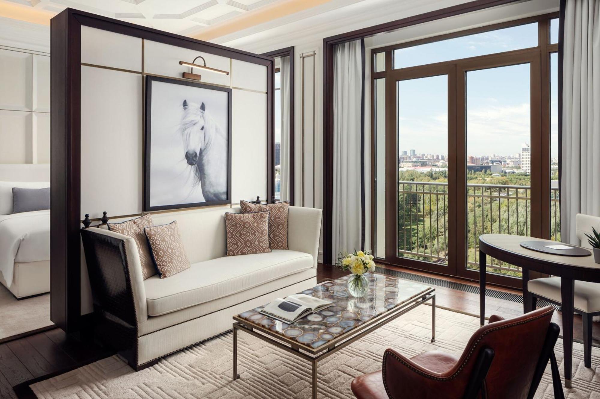 The St. Regis Astana Hotel Luaran gambar A suite at The St. Regis New York