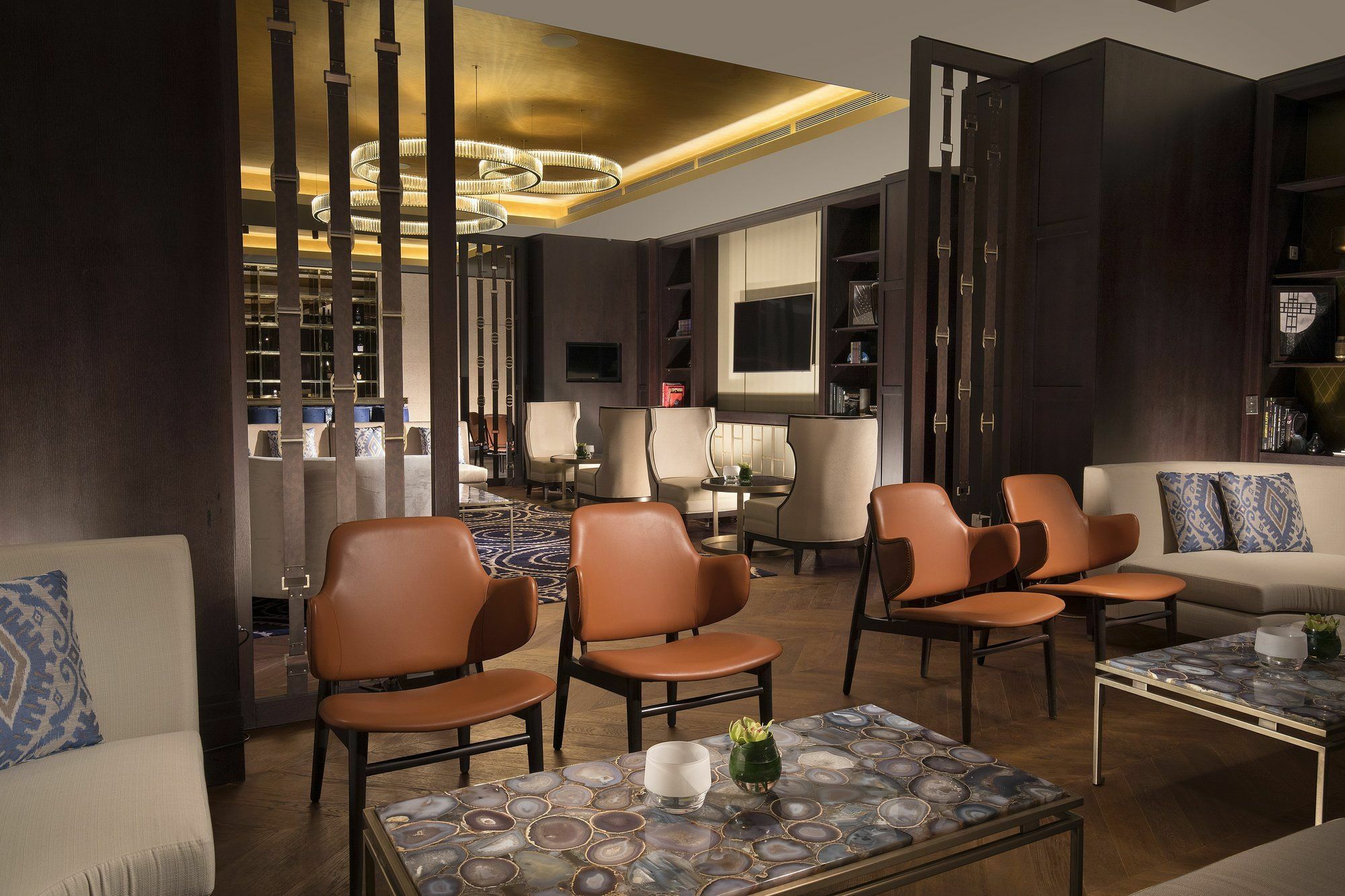 The St. Regis Astana Hotel Luaran gambar The Lounge at the airport